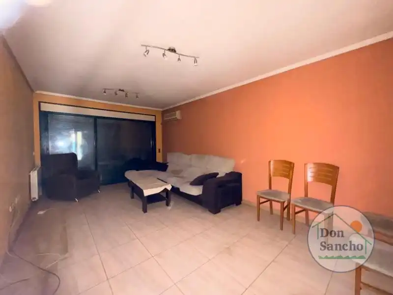 Casa adosada en venta en Cigales con Jardín privado