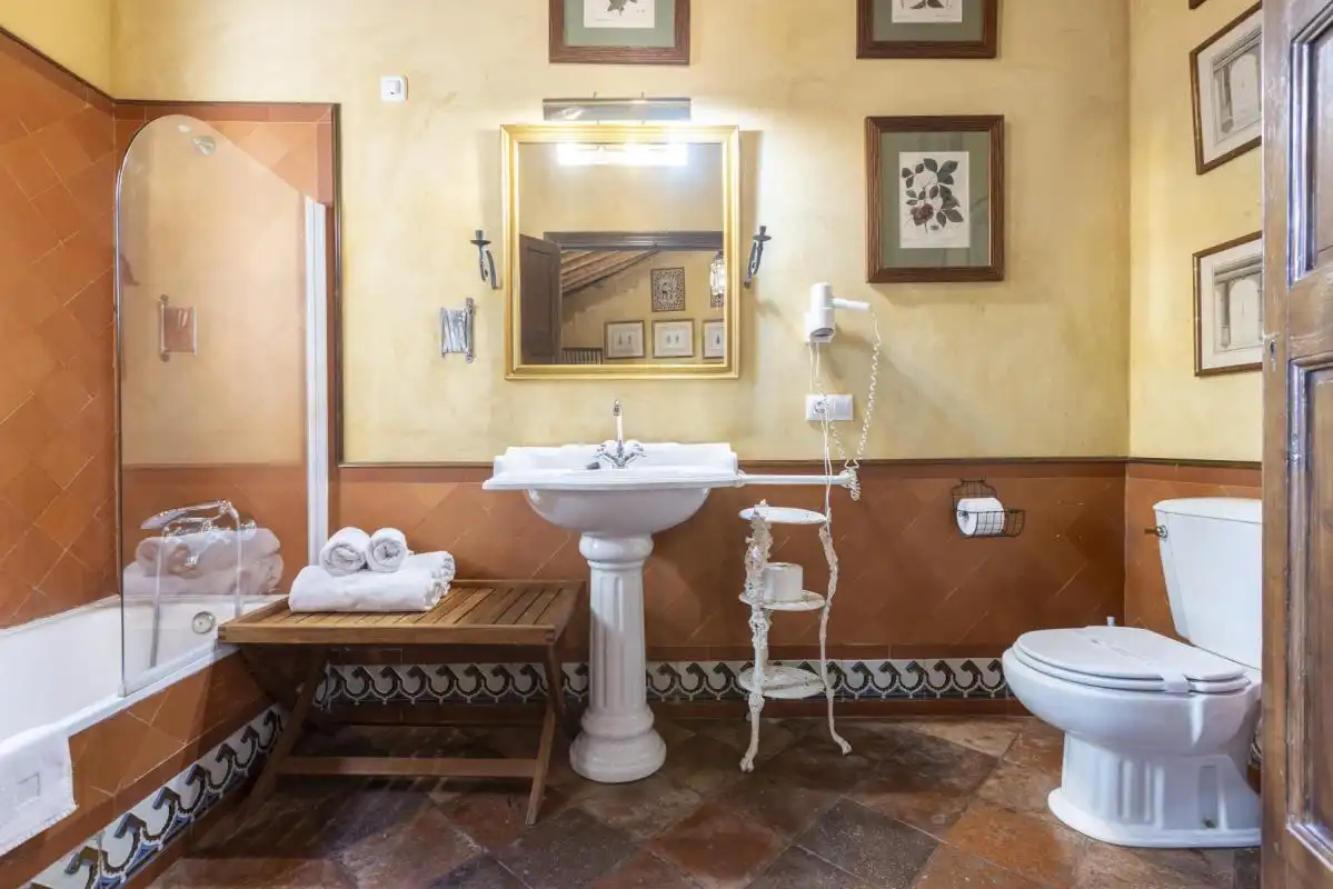 Baño de Casa o chalet en venta en Cazalla de la Sierra con Aire acondicionado, Calefacción y Jardín privado