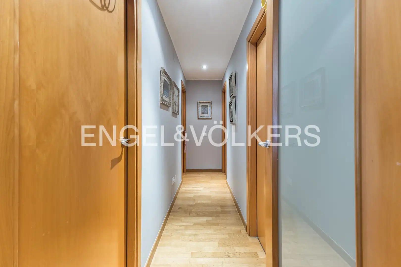 Wohnung zum Verkauf in Sant Cugat del Vallès mit Klimaanlage, Heizung und Parkett