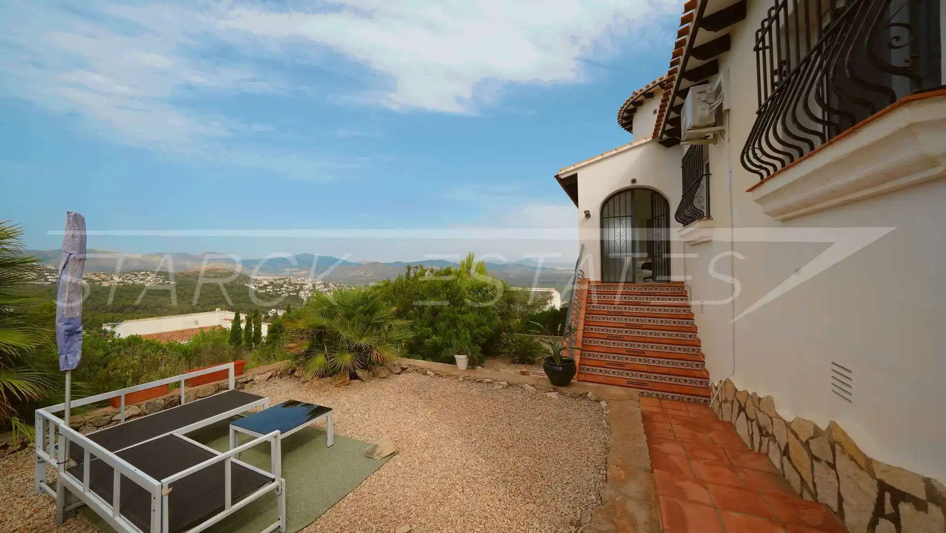 Vista exterior de Casa o xalet en venda en La Vall d'Ebo amb Aire condicionat, Jardí privat i Piscina