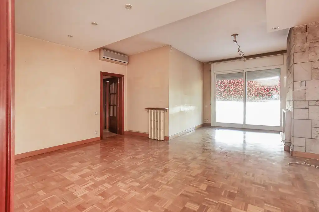 Wohnzimmer von Wohnung zum Verkauf in Barcelona mit Heizung