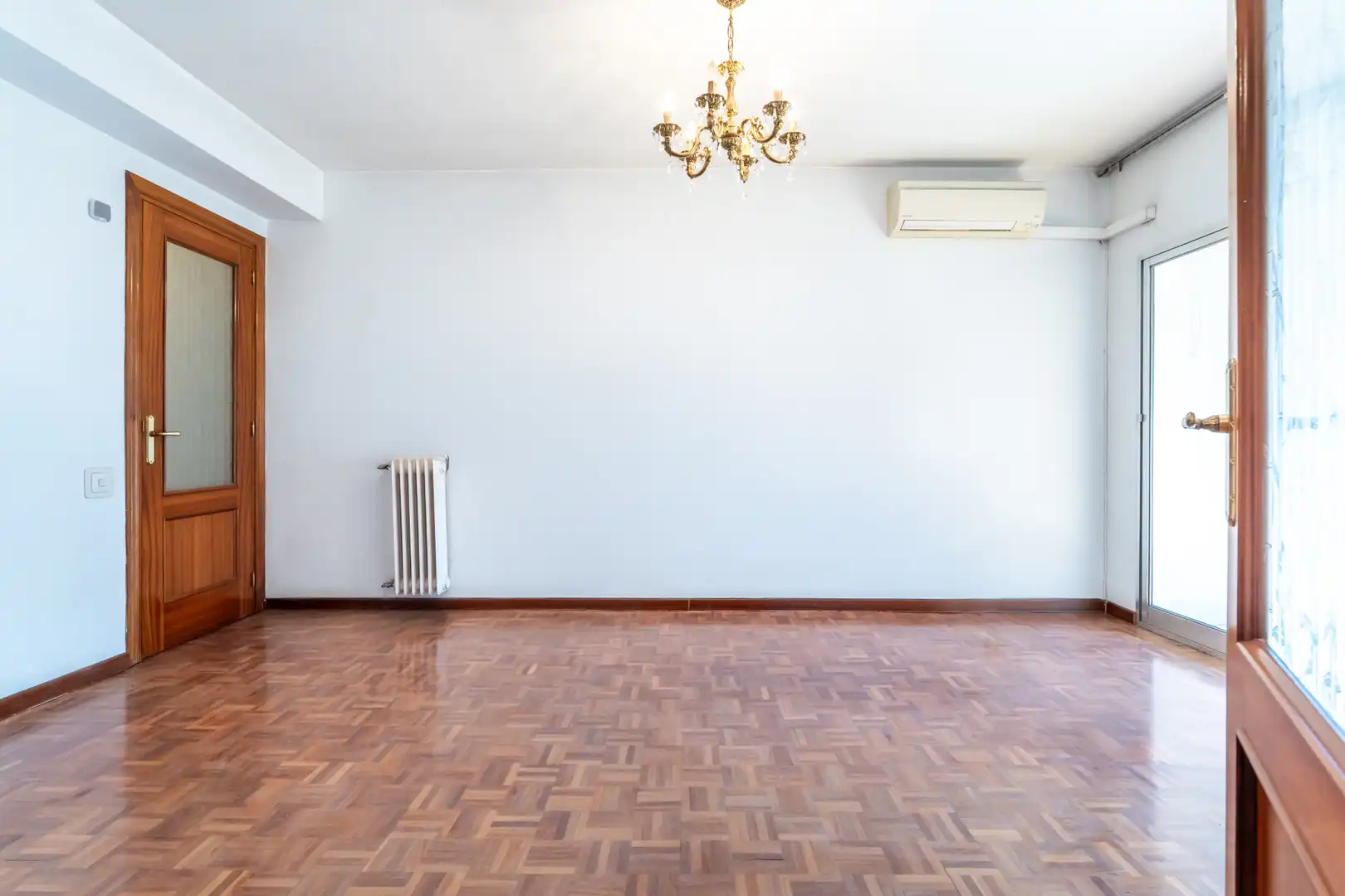 Habitación de Piso en venta en  Madrid Capital con Calefacción y Terraza