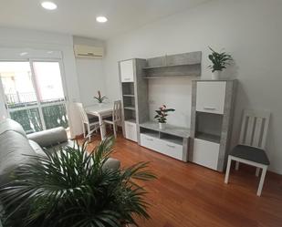 Living room of Flat to rent in  Sevilla Capital  with Air Conditioner and Terrace