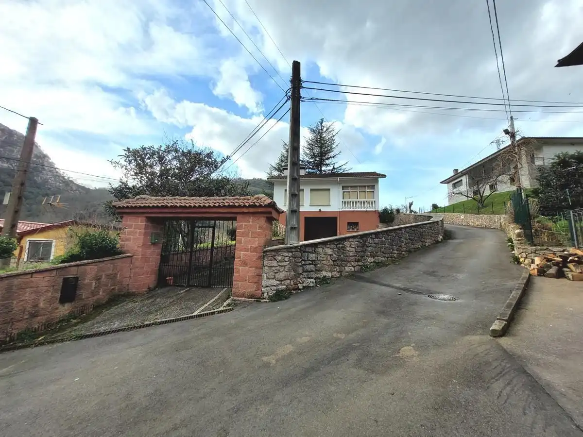Casa amb jardí en venda a Cabrales, imagen 7