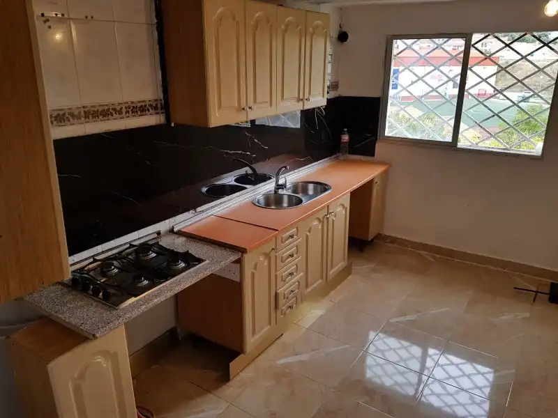 Cocina de Planta baja en venta en Plasencia con Aire acondicionado y Jardín privado