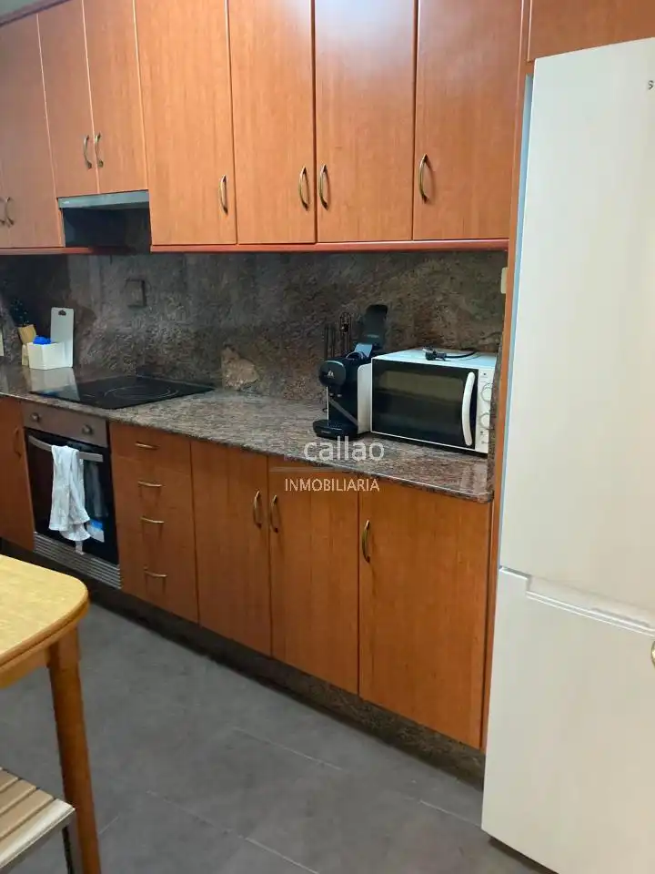Küche von Wohnung zur Miete in Ferrol mit Heizung und Möbliert
