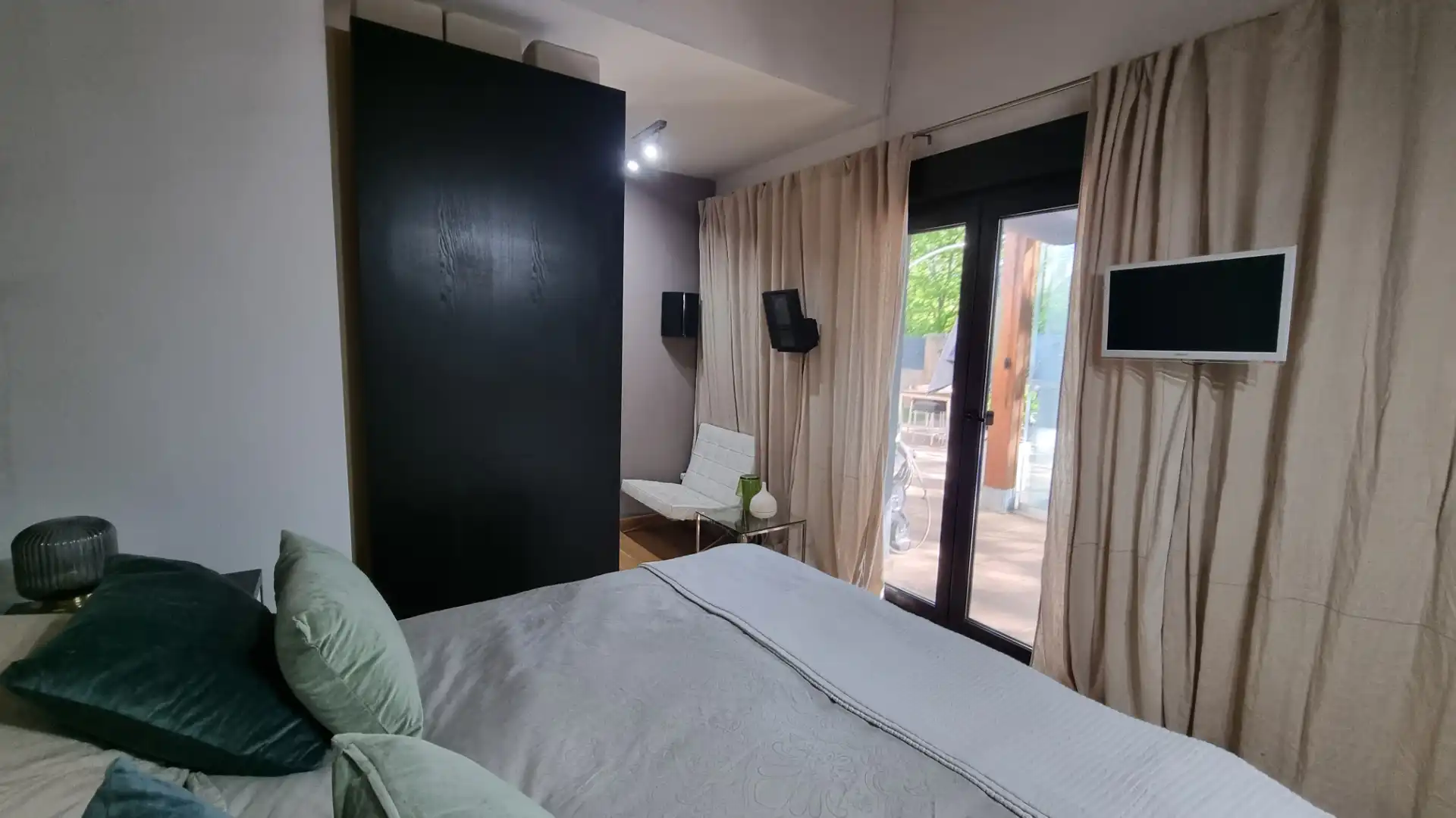 Bedroom of Houses for sale in Moralzarzal  with Heating, Private garden and Storage room