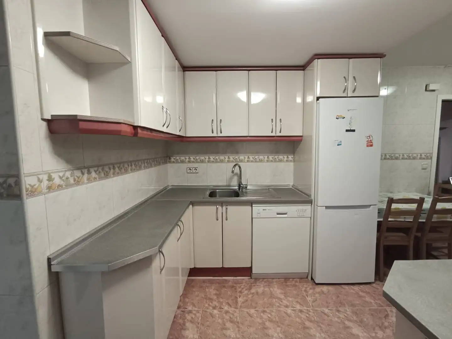 Cocina de Piso para compartir en Madrid con Amueblado, Lavadora y Microondas