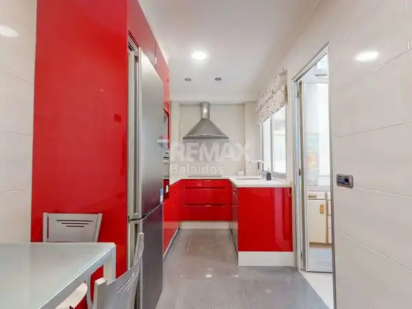 Kitchen of Flat for sale in Vigo   with Heating and Storage room