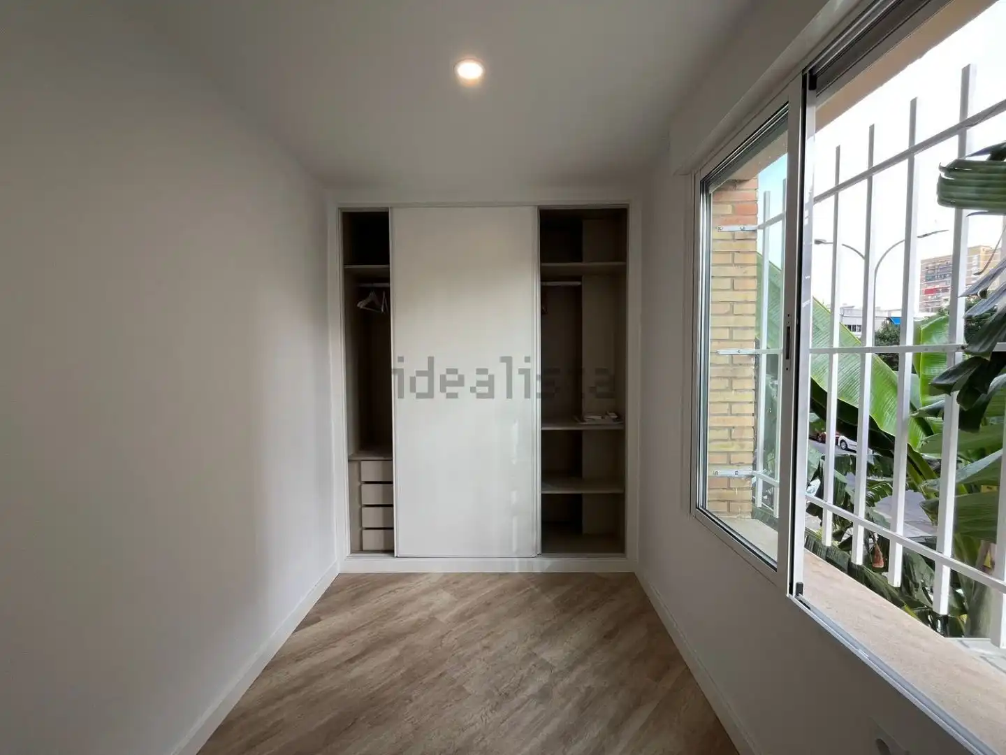Habitación de Piso en venta en  Sevilla Capital con Aire acondicionado, Terraza y Balcón