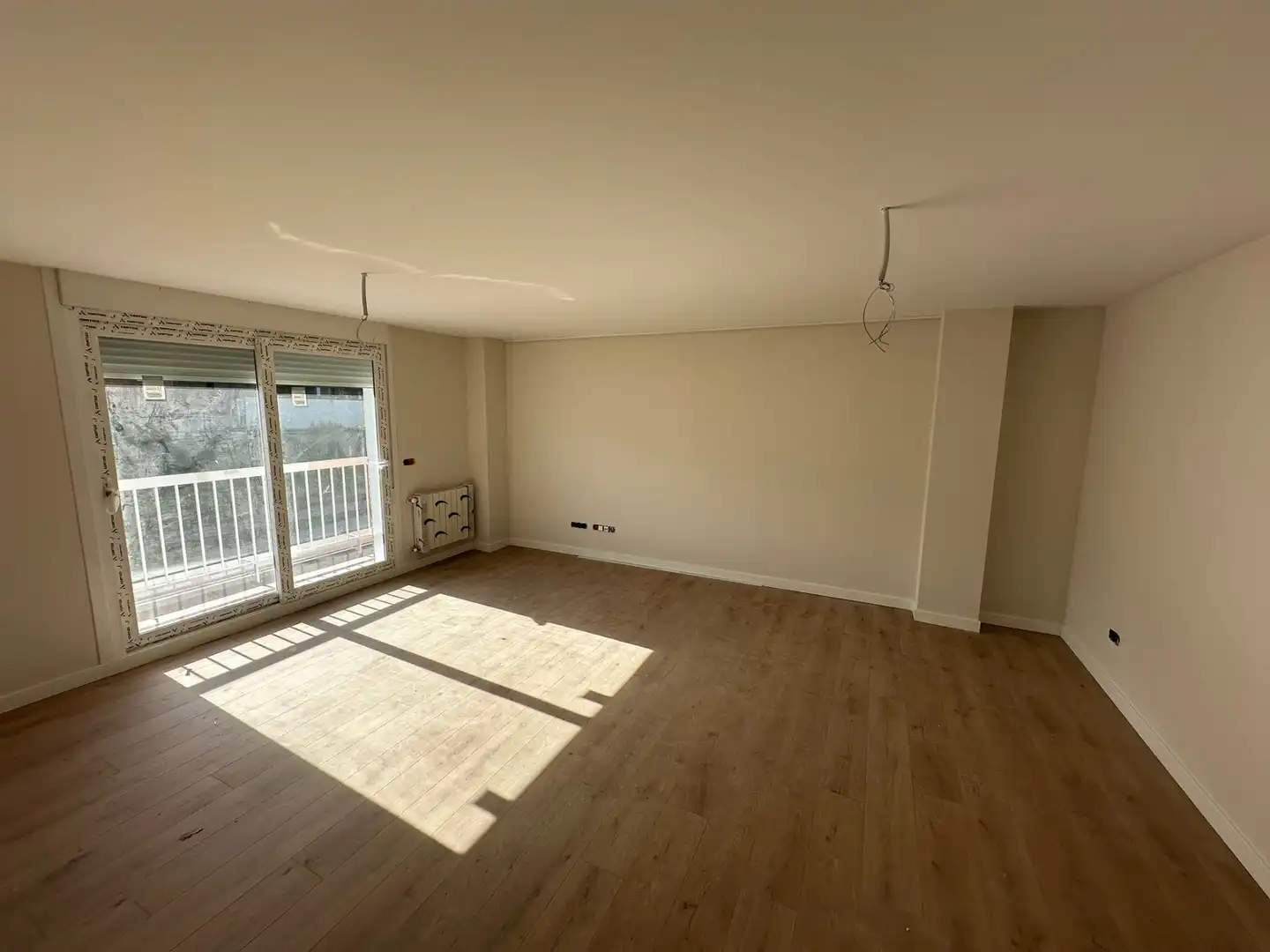 Sala d'estar de Pis en venda en Burgos amb Calefacció i Terrassa