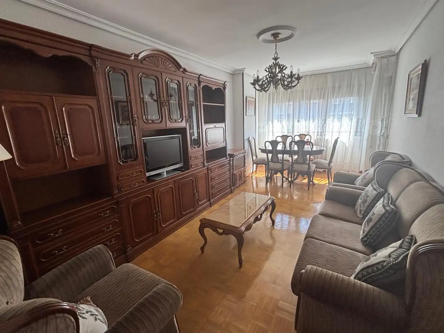 Wohnzimmer von Wohnung zur Miete in Oviedo  mit Heizung, Parkett und Möbliert