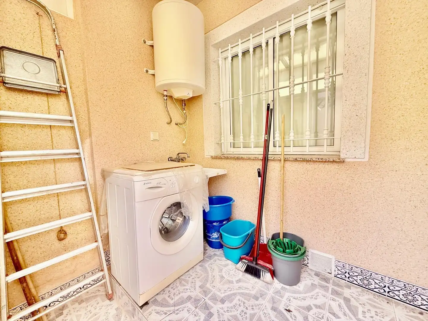 Houses for sale in Avenida Avenida Río Segura, Torre de la Horadada