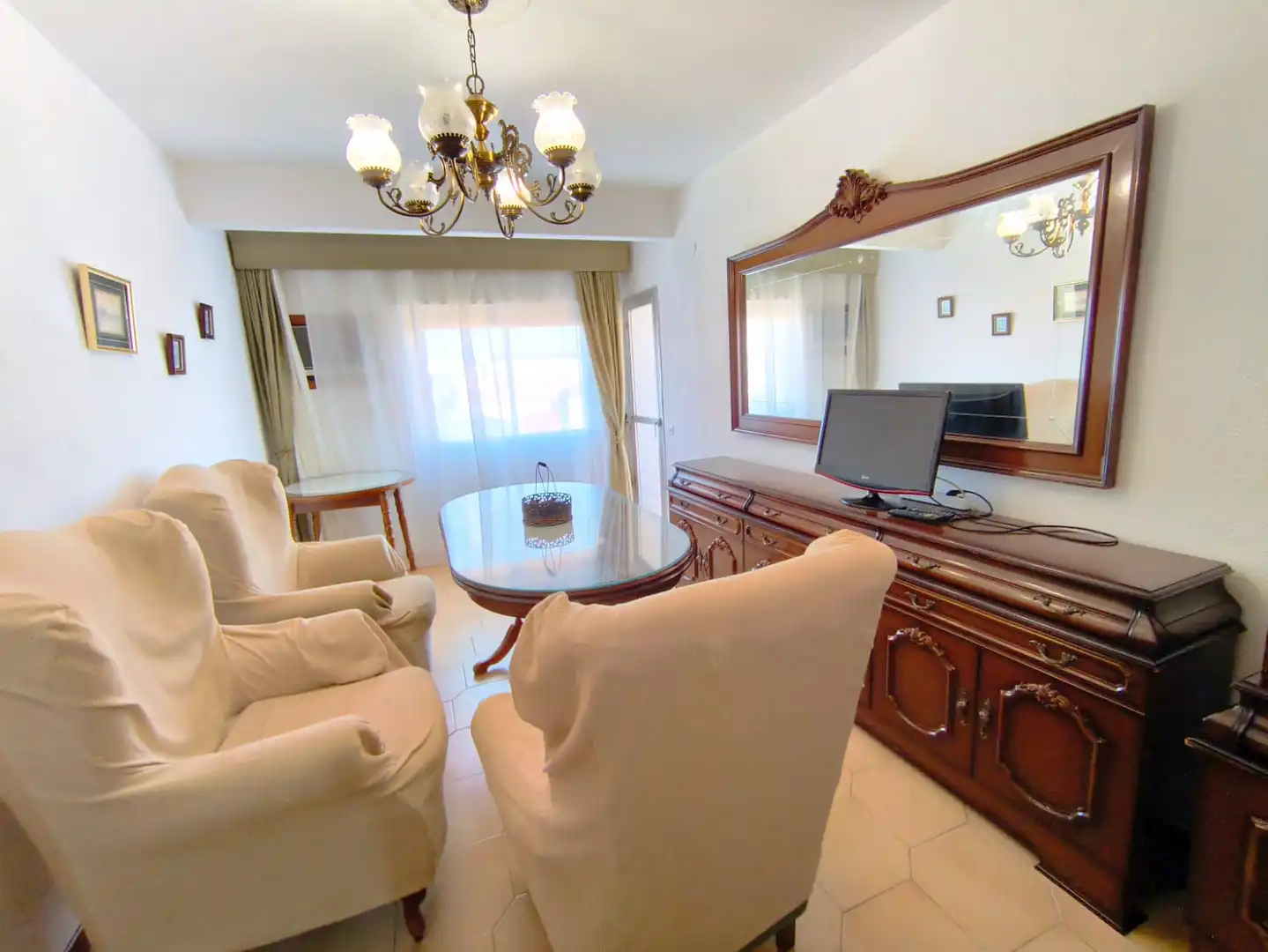 Living room of Flat for rent in Badajoz  with Furnished, Oven and Washing machine