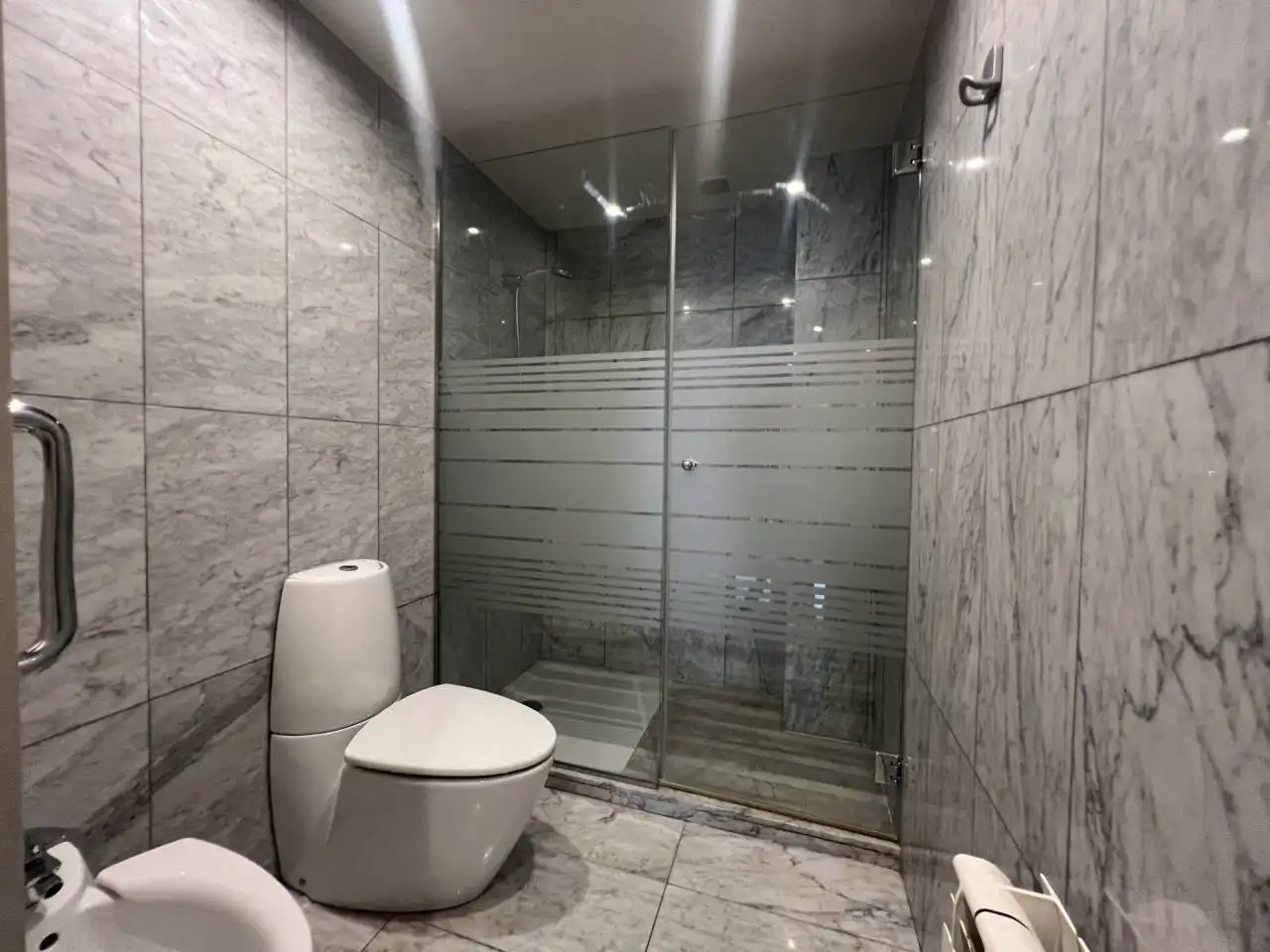 Bany de Dúplex de lloguer en Terrassa amb Aire condicionat, Calefacció i Terrassa
