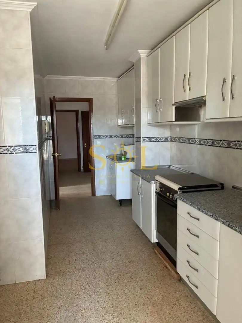 Cuina de Pis en venda en León Capital  amb Calefacció