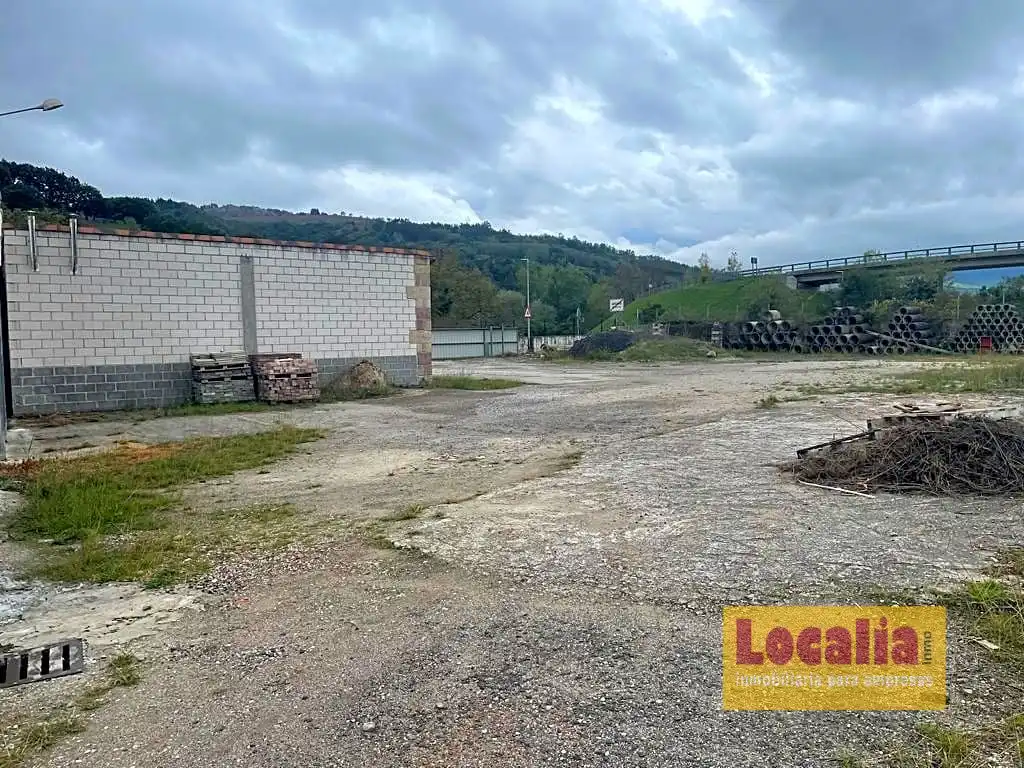 Fabrikhallen zur Miete in Arenas de Iguña
