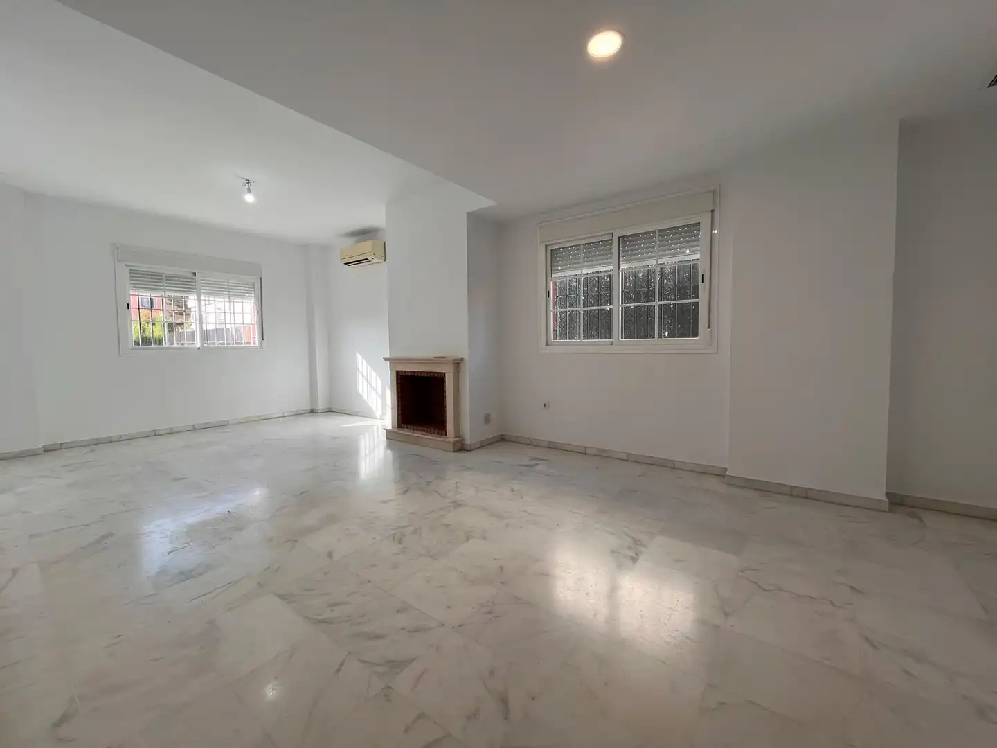 Casa aparellada amb piscina en venda a Colegio Europa, imagen 6