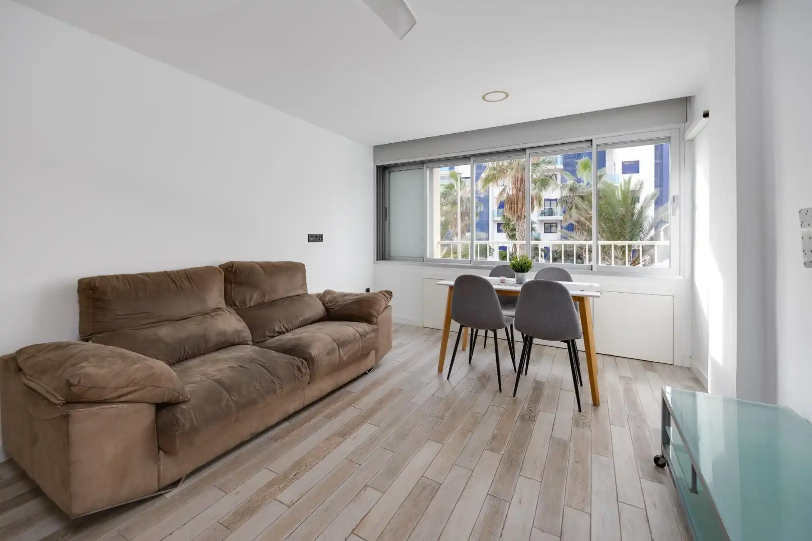 Sala d'estar de Apartament en venda en Torrevieja amb Terrassa, Traster i Piscina comunitària