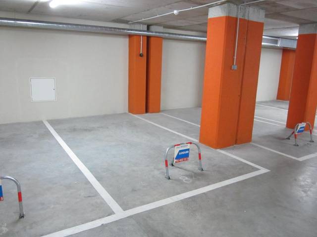 Garaje en Venta en del Parc de Can Mercader en Almeda - El Corte Inglés
