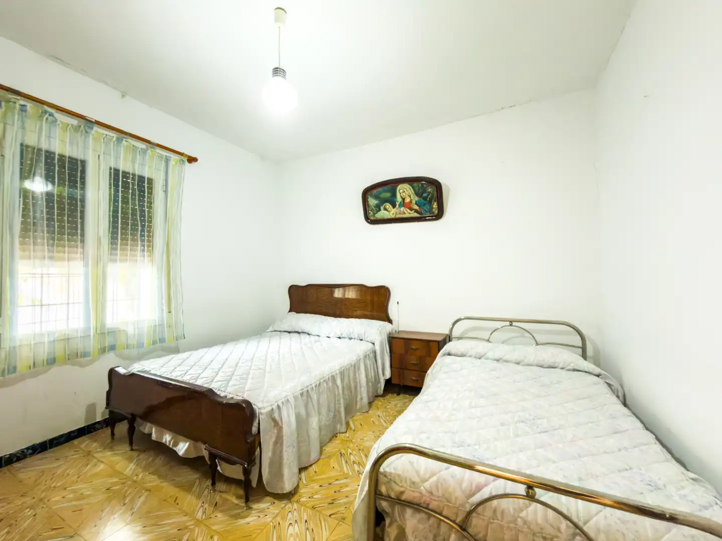 Dormitori de Casa o xalet en venda en Cortes de Baza amb Jardí privat, Terrassa i Moblat