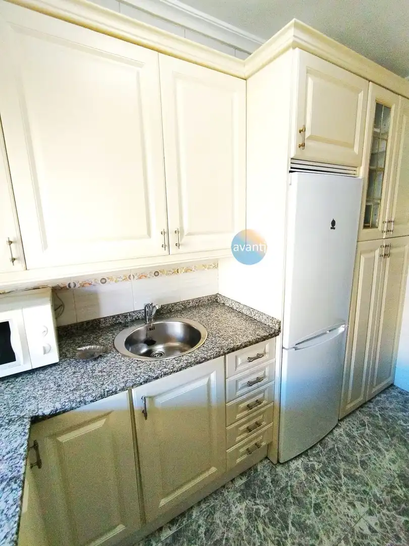 Cocina de Piso de alquiler en Salamanca con Calefacción, Terraza y Amueblado