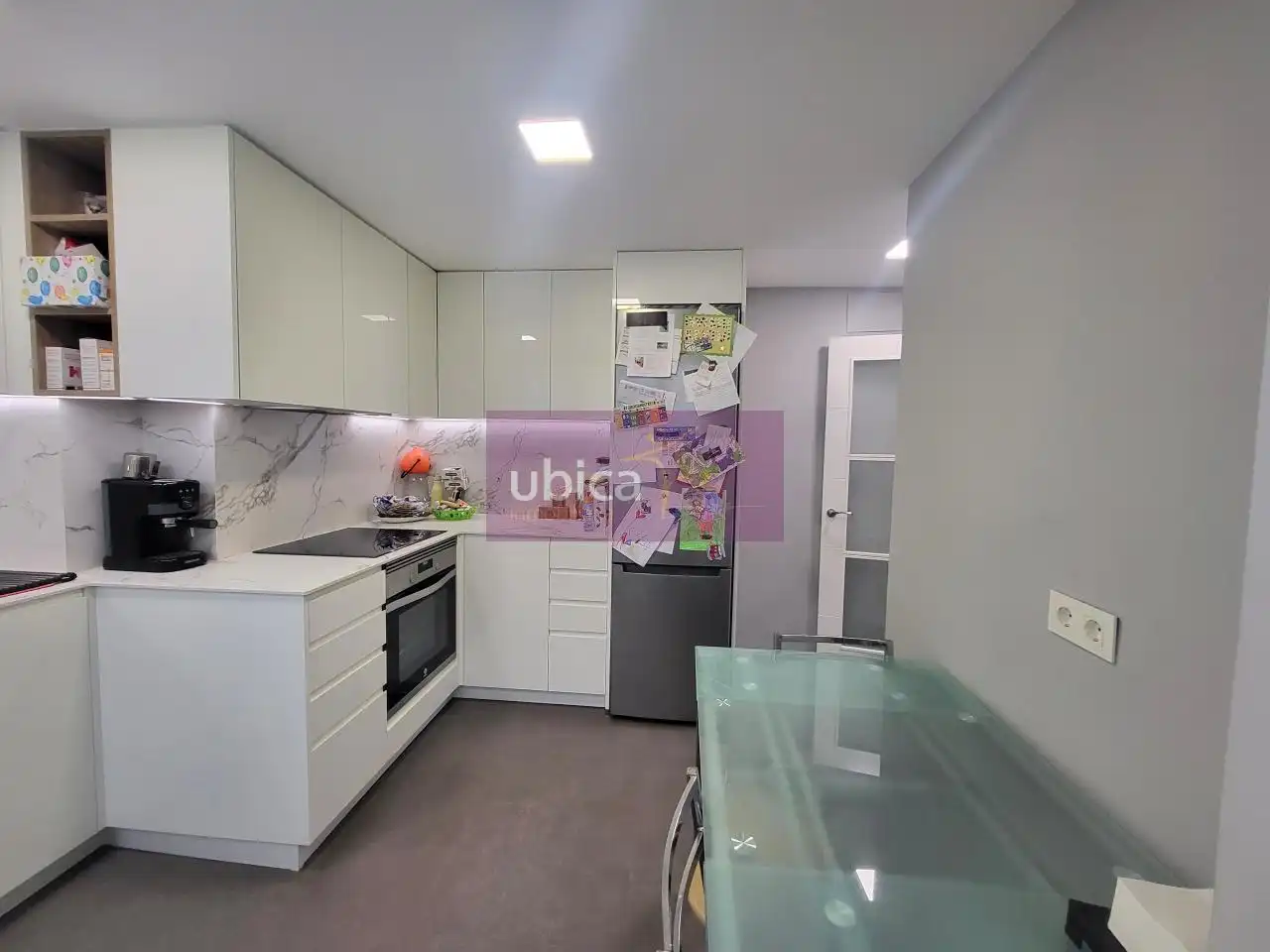 Cocina de Piso en venta en Vigo  con Calefacción y Trastero