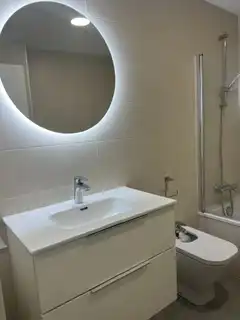 Badezimmer von Wohnung zum Verkauf in Oleiros mit Heizung, Privatgarten und Abstellraum