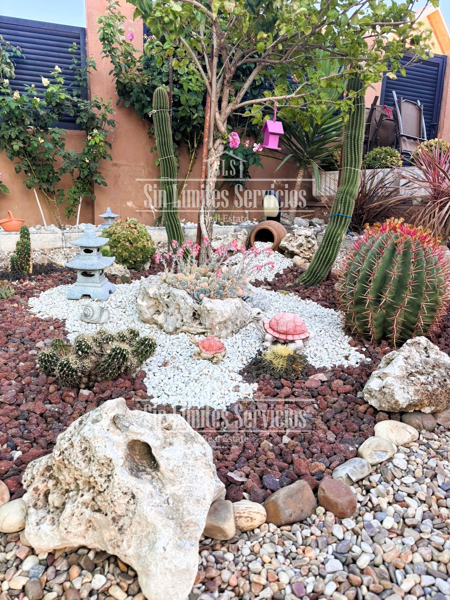 Jardín de Casa o chalet en venta en Serranillos del Valle con Aire acondicionado, Calefacción y Jardín privado