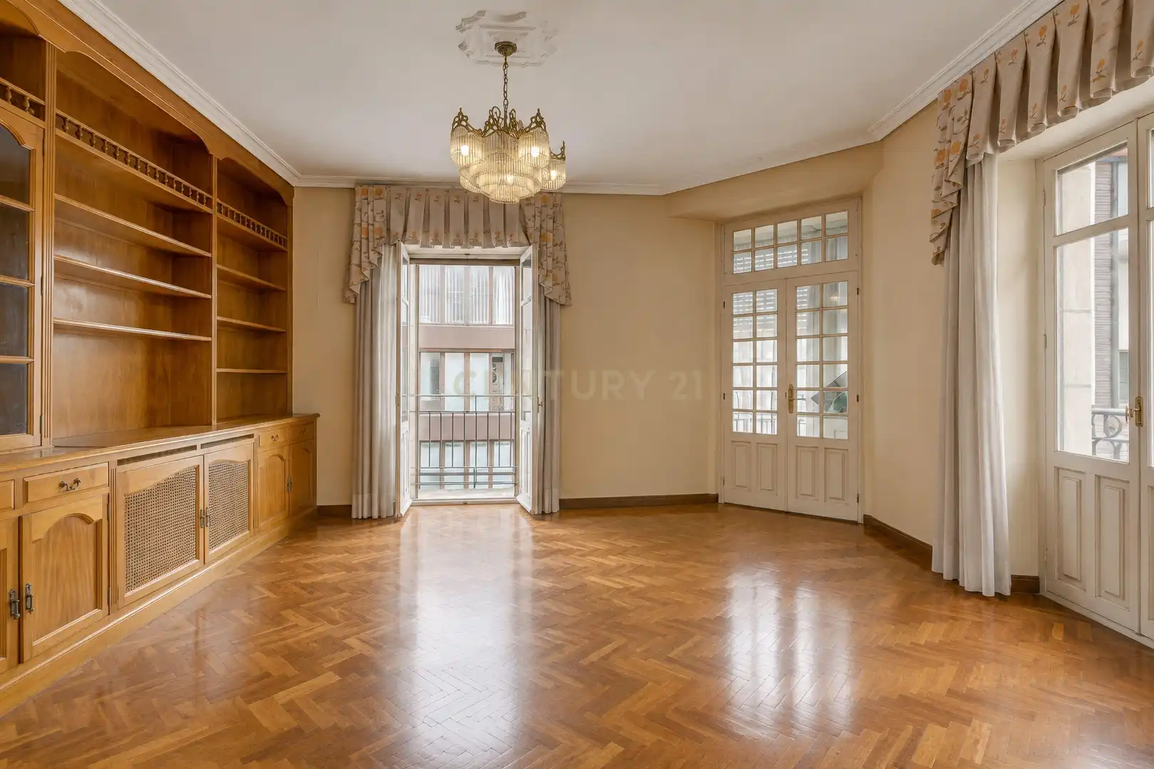 Sala d'estar de Apartament en venda en Irun  amb Traster i Balcó