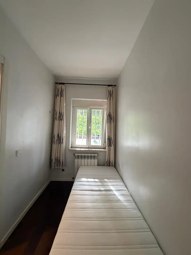 Bedroom of Flat for rent in Madrid  with Air Conditioner and Heating
