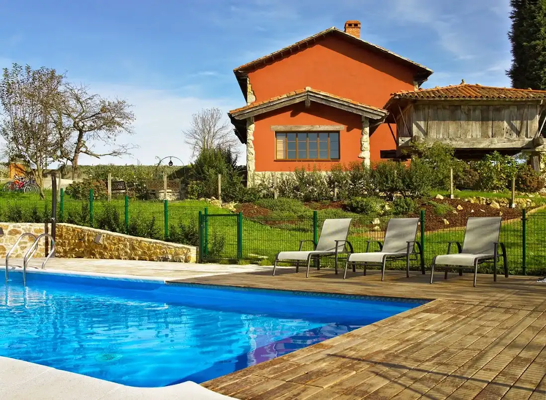 Piscina de Casa o chalet en venta en Nava con Calefacción, Jardín privado y Parquet