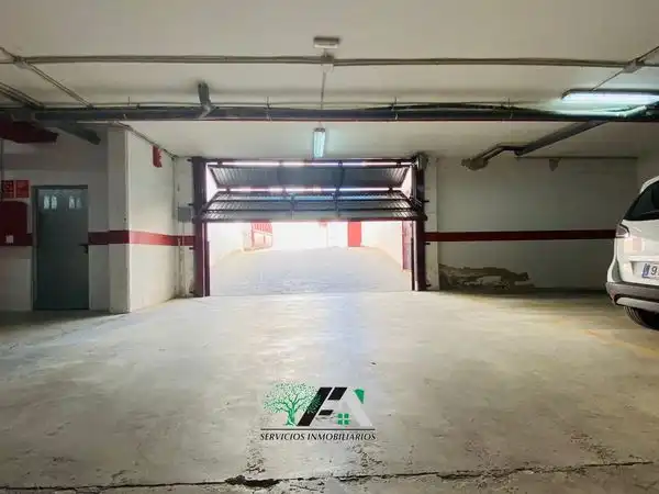 Garage for rent in Baeza