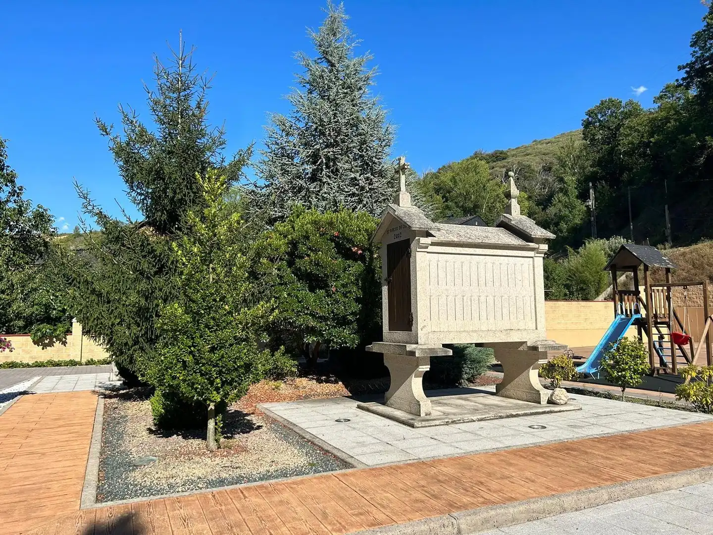 Jardí de Casa o xalet en venda en Ponferrada amb Jardí privat i Moblat