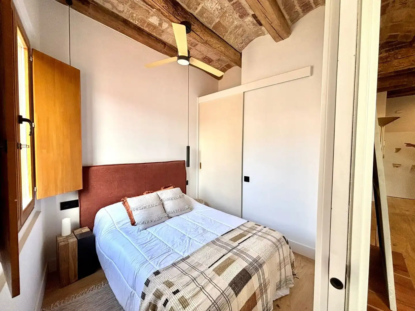 Schlafzimmer von Wohnung zum Verkauf in Barcelona mit Klimaanlage, Terrasse und Alarm