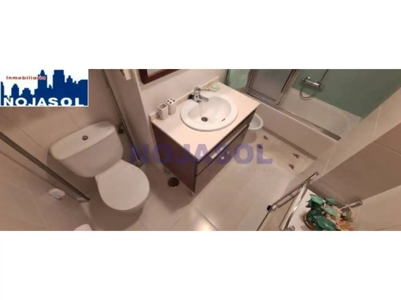 Badezimmer von Dachboden zur Miete in Noja mit Heizung, Terrasse und Möbliert
