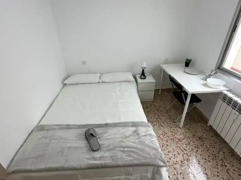 Bedroom of Flat for rent in  Logroño
