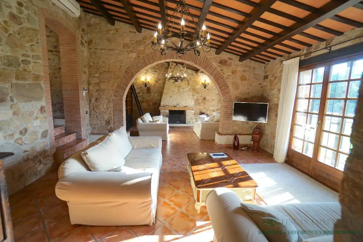 Living room of Country homes for sale in Castell d'Aro, Platja d'Aro i s'Agaró  with Air Conditioner, Heating and Terrace