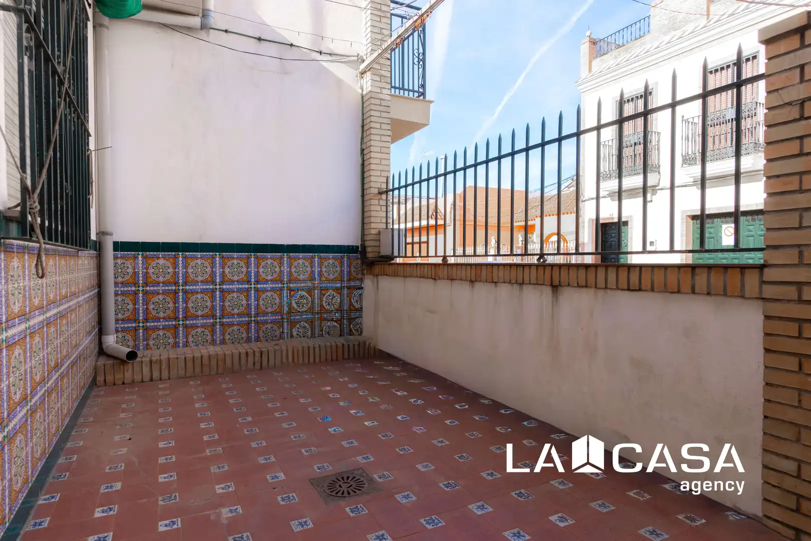 Vista exterior de Casa o xalet en venda en Dos Hermanas amb Terrassa