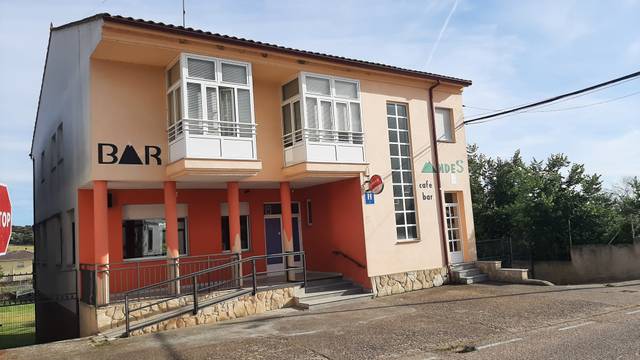 Edificio en Venta en Calle Hervidero en Almeida de Sayago