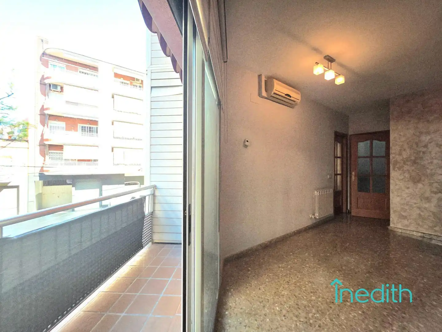 Vista exterior de Piso en venta en Viladecans con Aire acondicionado, Calefacción y Terraza
