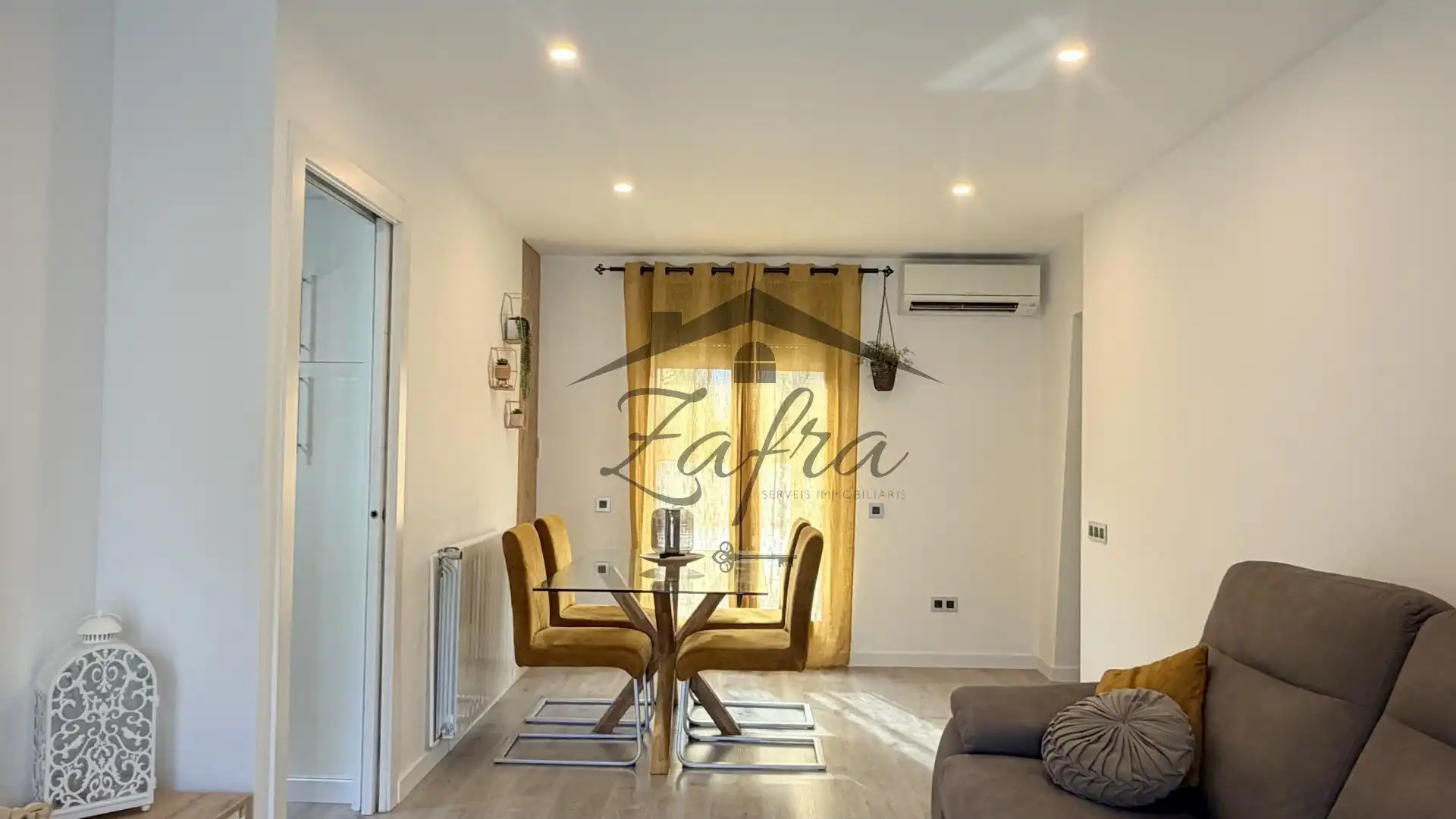 Sala d'estar de Casa o xalet en venda en Santa Coloma de Farners amb Aire condicionat, Calefacció i Jardí privat
