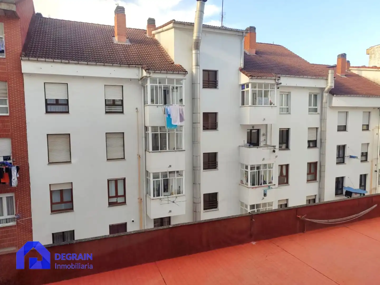Vista exterior de Pis en venda en Oviedo  amb Traster