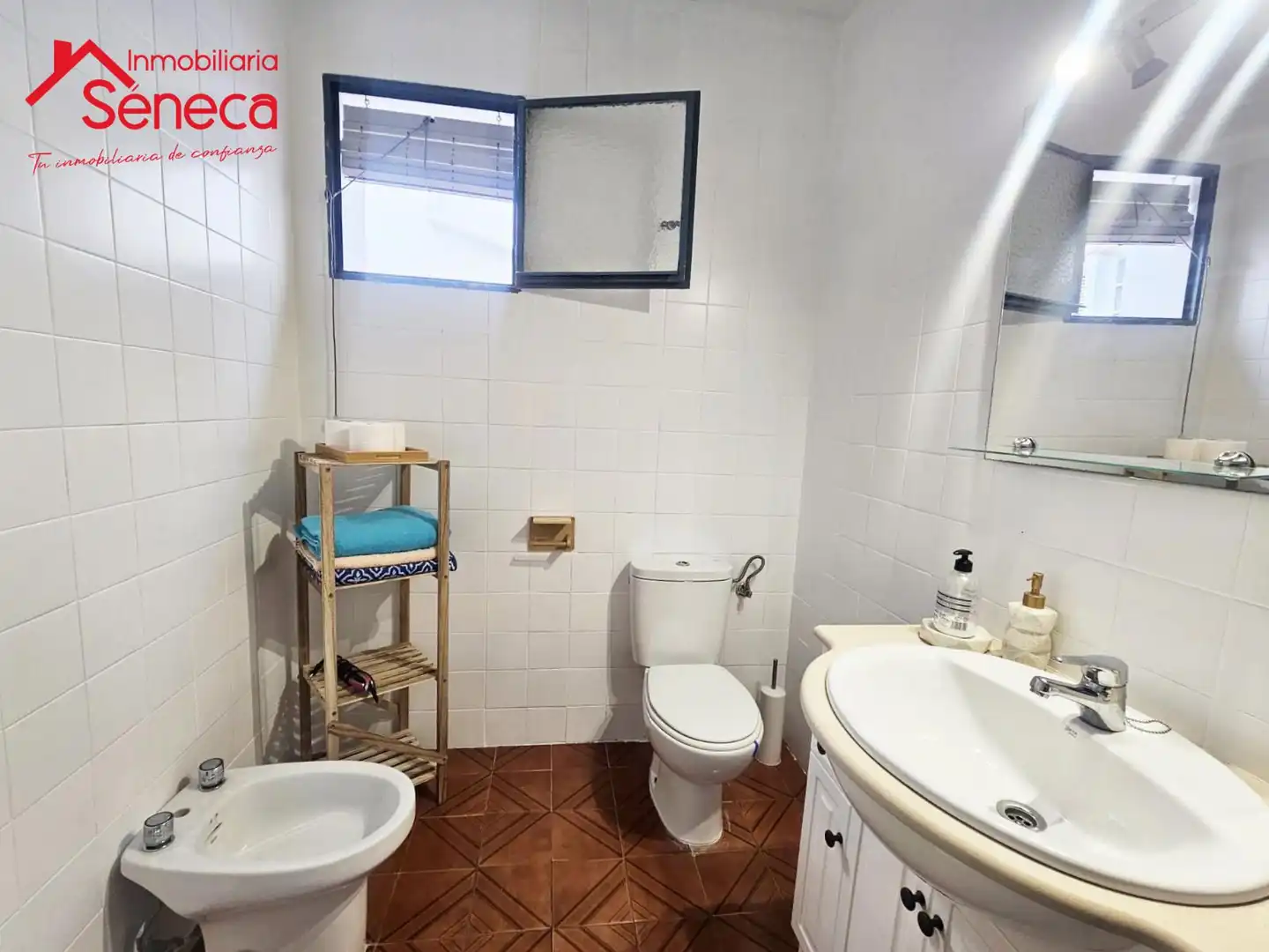 Baño de Piso de alquiler en Córdoba con Terraza y Amueblado