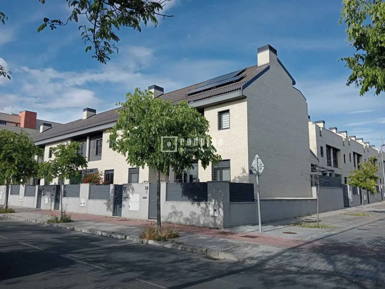 Vista exterior de Casa o chalet en venta en Alcorcón con Calefacción, Terraza y Trastero