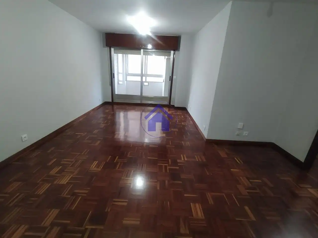 Sala d'estar de Apartament de lloguer en Vigo  amb Calefacció, Parquet i Terrassa