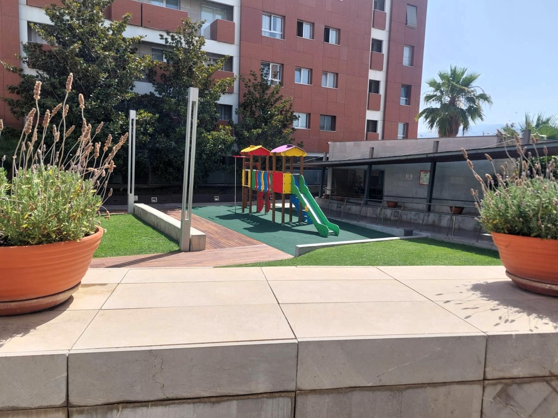 Aparcament de Apartament de lloguer en Armilla amb Aire condicionat, Calefacció i Jardí privat