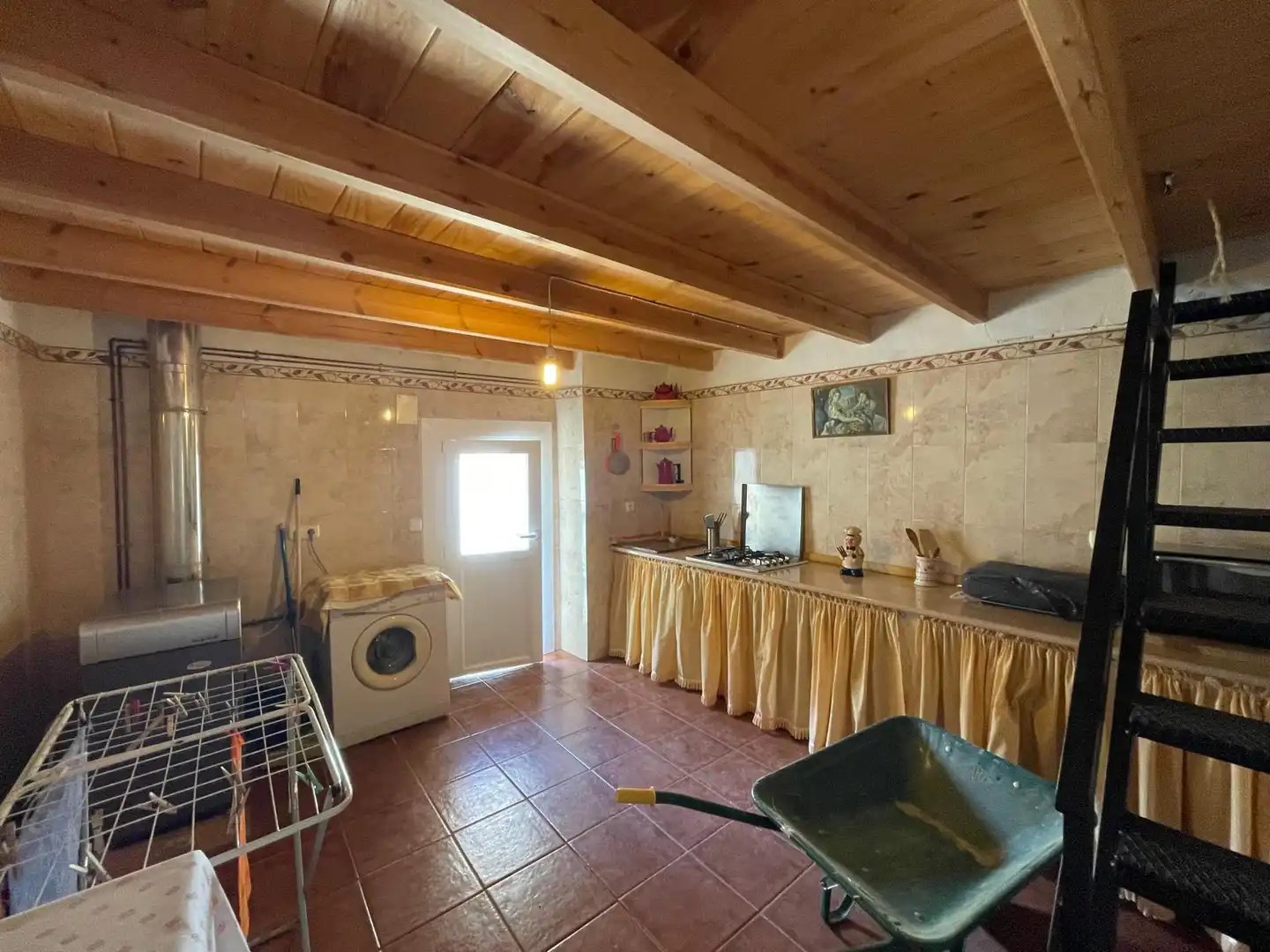 Cocina de Finca rústica en venta en Melgar de Abajo con Calefacción, Trastero y Amueblado