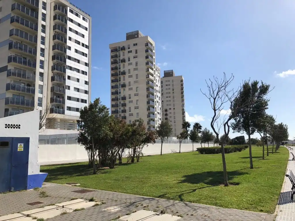 Appartamento con piscina in affitto a Ingeniero vargas machuca 1