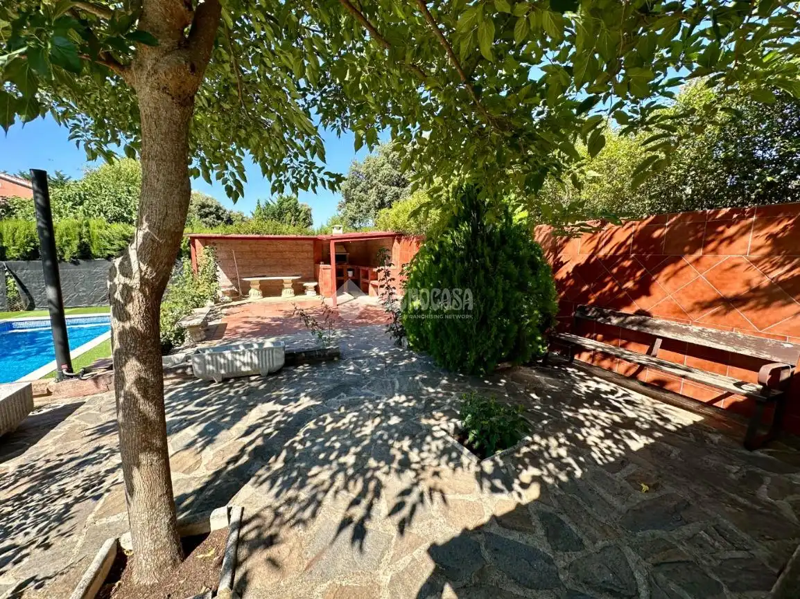 Jardí de Casa o xalet en venda en Pioz amb Aire condicionat